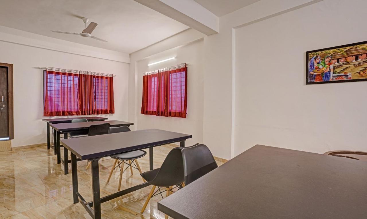Itsy Hotels Flowers Park Nashik Ngoại thất bức ảnh