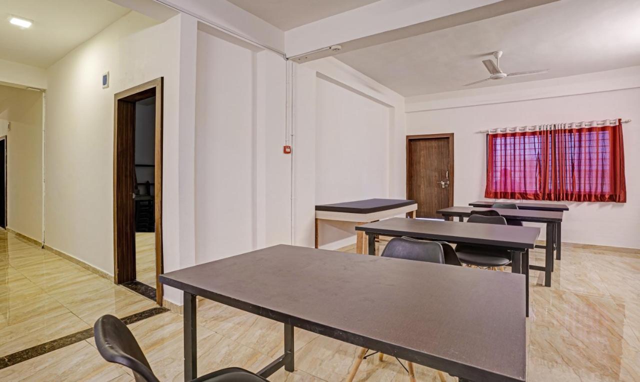 Itsy Hotels Flowers Park Nashik Ngoại thất bức ảnh